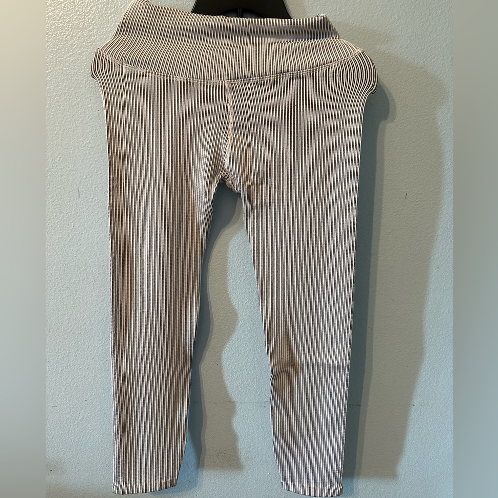 Good American Gray Pinstripe Leggings
